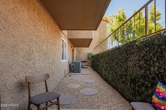 $2,000 | 151 East Broadway Road, Unit 103, Tempe, AZ 85282