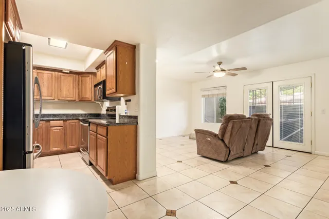$2,000 | 151 East Broadway Road, Unit 103, Tempe, AZ 85282