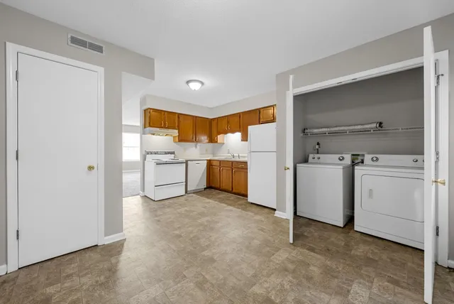 $1,050 | 1871 Waters Edge Drive, Unit A, Clarksville, TN 37043