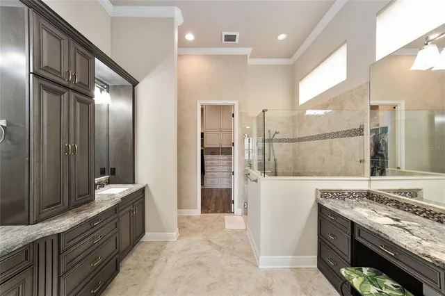 a picture of a bench in a cabinet