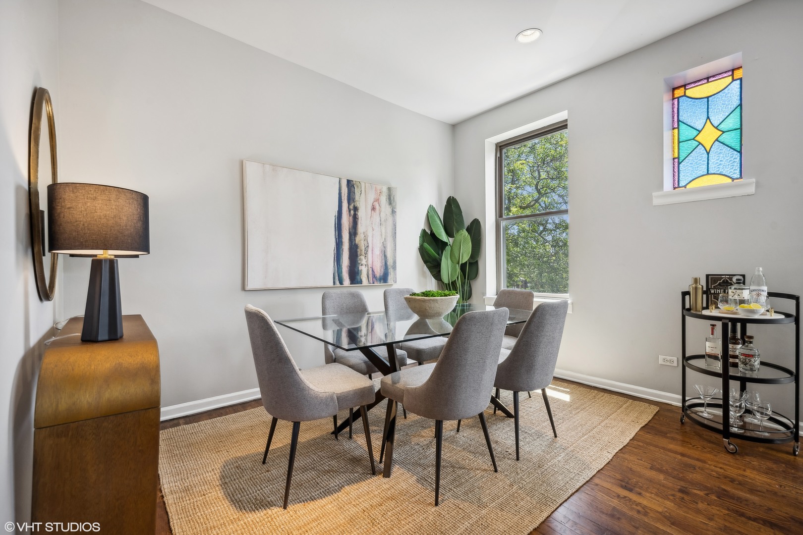 1050 West Byron Street, Unit 3W Chicago, IL 60613 - Photo 7 of 23 a view of a livingroom with furniture and a wooden floor