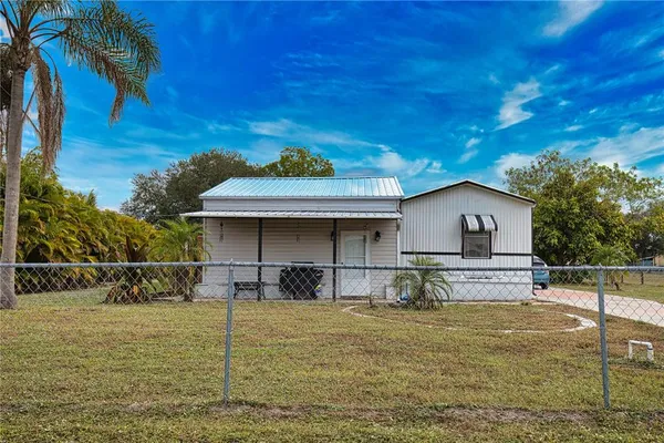 a house view with a outdoor space