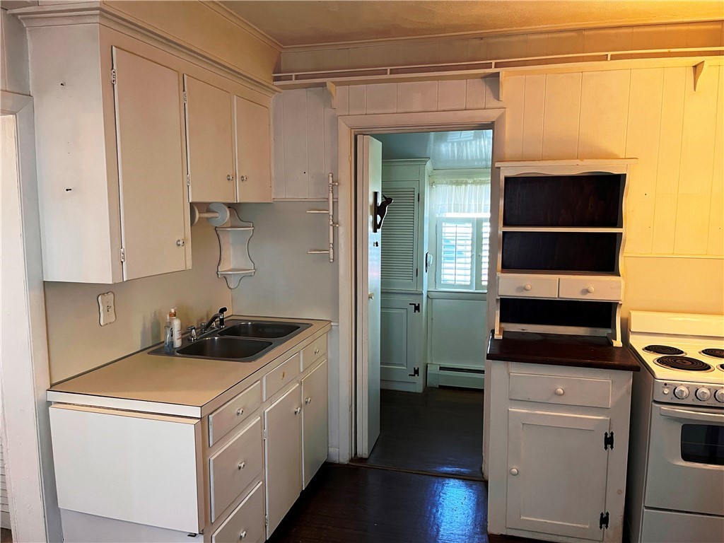 64 Woodhaven Road Pawtucket, RI 02861 - Photo 4 of 10