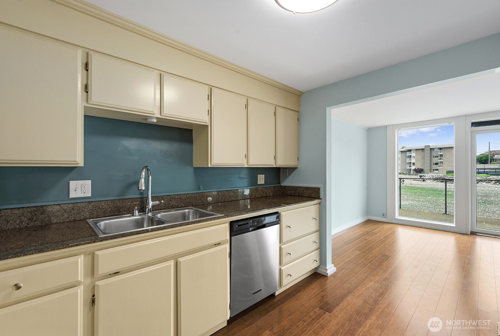 3717 Beach Drive Southwest, Unit 113 Seattle, WA 98116 - Photo 16 of 38