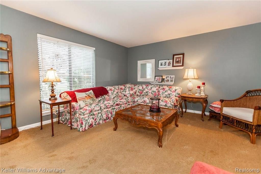 3839 Williamsburg Court Rochester Hills, MI 48309 - Photo 3 of 23