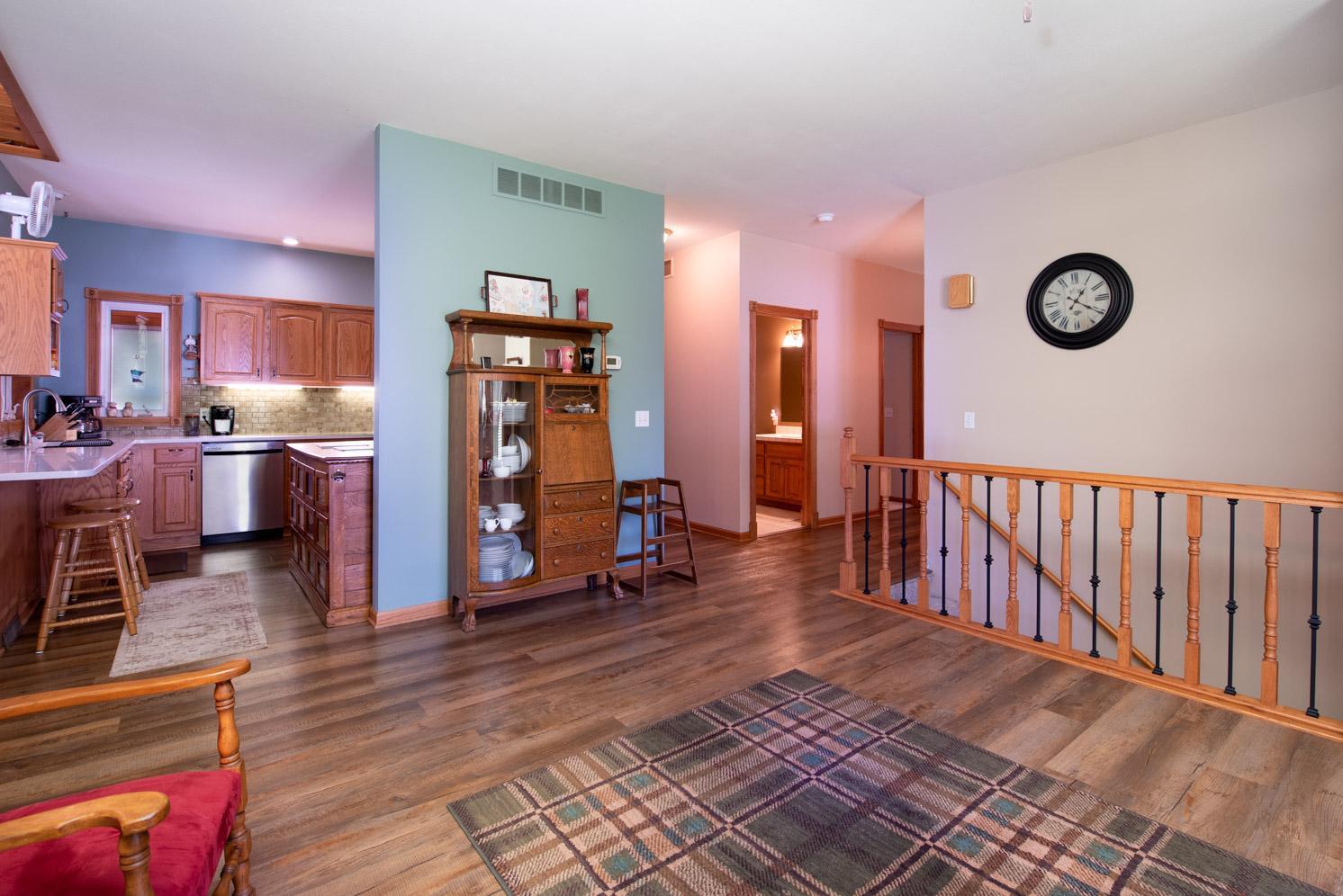 1524 Squirrels Nest Road Kasota, MN 56050 - Photo 3 of 45