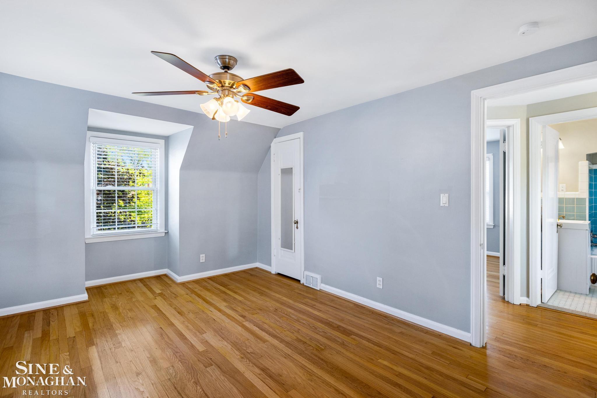 1883 Oxford Road Grosse Pointe, MI 48236 - Photo 16 of 23 50155159-cfb7193f-0597-4dda-b7a6-547d982845e1.JPG