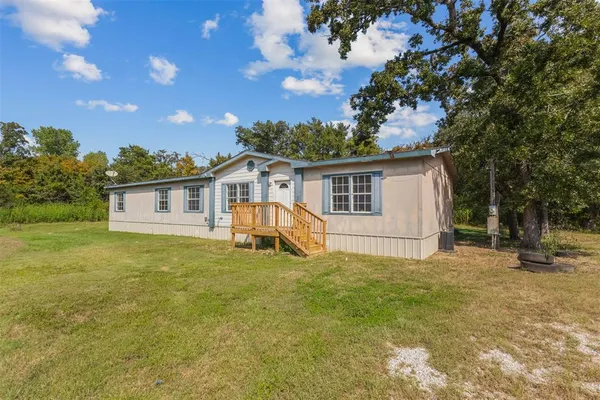 $199,900 | 901 County Road 2406, Tool, TX 75143