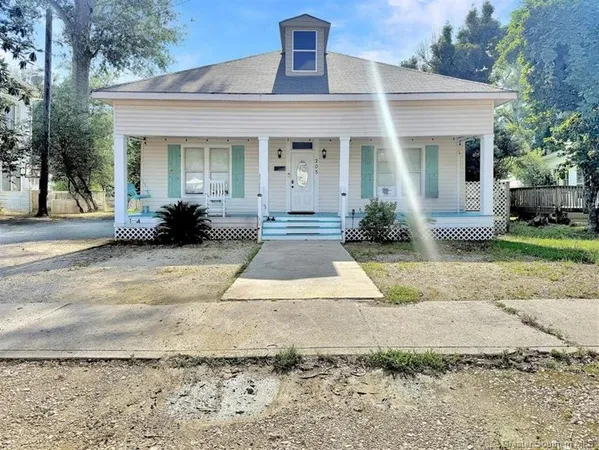 $209,900 | 205 North Royal Street, DeRidder, LA 70634