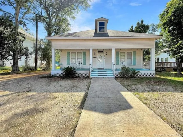 $209,900 | 205 North Royal Street, DeRidder, LA 70634
