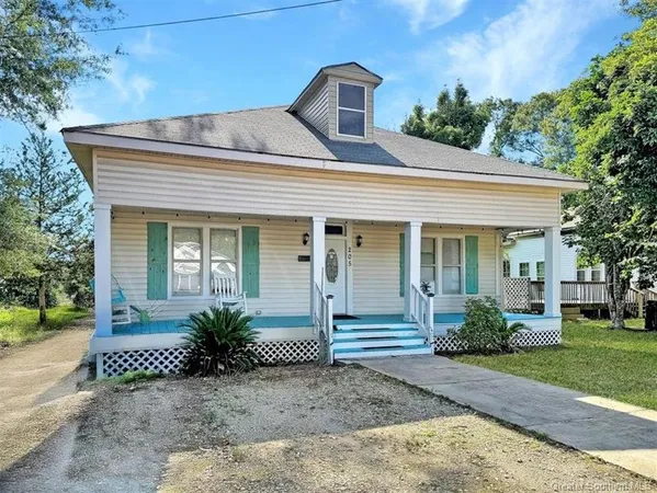 $209,900 | 205 North Royal Street, DeRidder, LA 70634