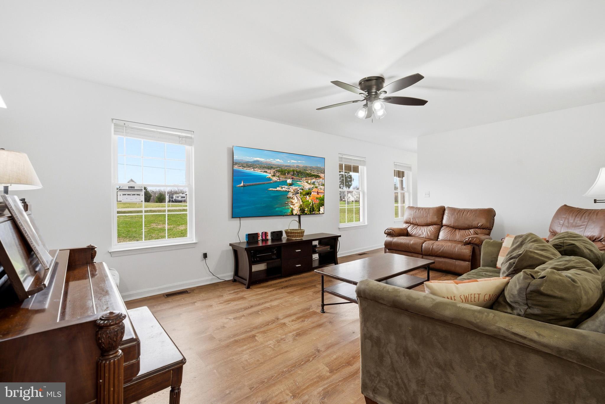 1970 Lowery Road Huntingtown, MD 20639 - Photo 9 of 46 Perfect space to unwind or entertain.