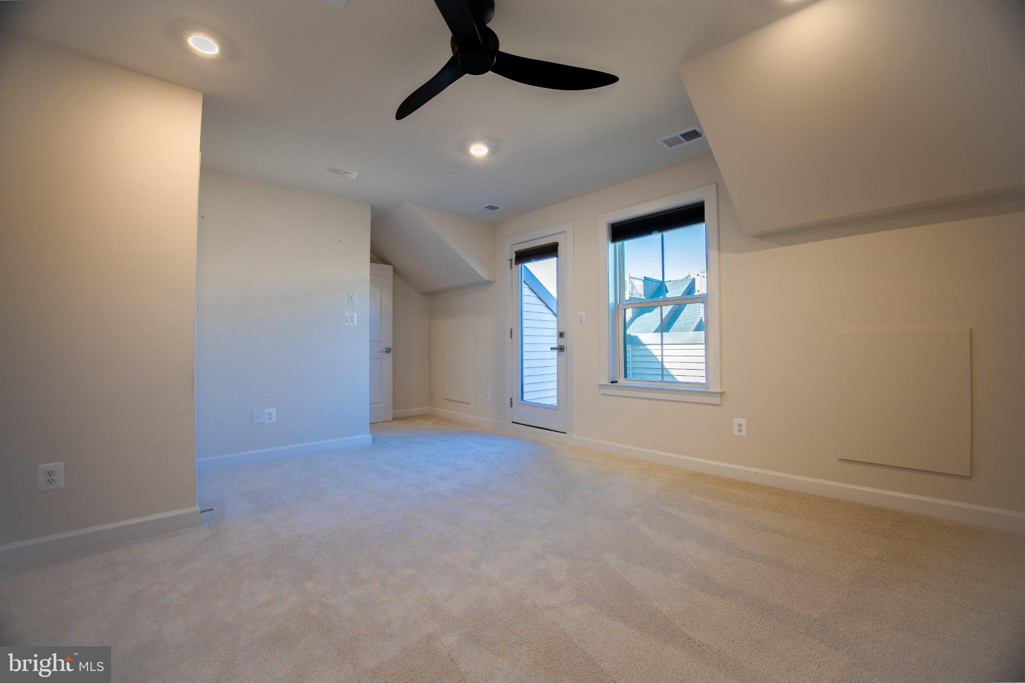5313 8th Road South Arlington, VA 22204 - Photo 46 of 50 Bright and airy versatile space.