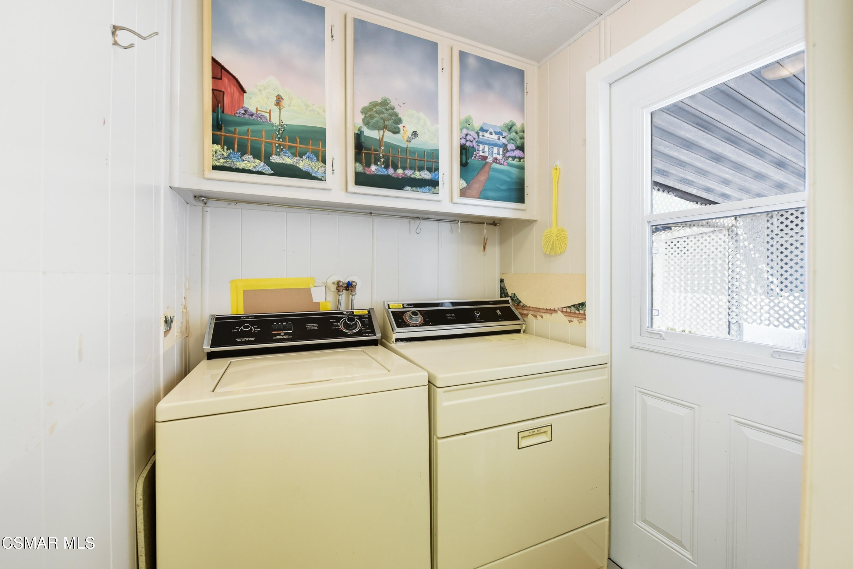 195 Tierra Rejada Road, Unit 178 Simi Valley, CA 93065 - Photo 15 of 49 a utility room with dryer and washer