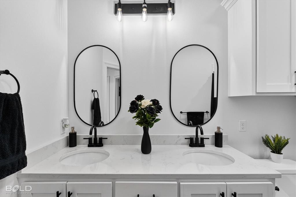 177 Sitka Loop Haughton, LA 71037 - Photo 31 of 38 Guest Bathroom