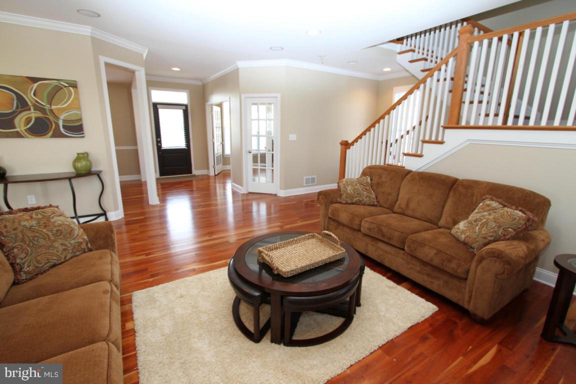 291 Bowyer Lane Lititz, PA 17543 - Photo 2 of 35 Gallery Image 2