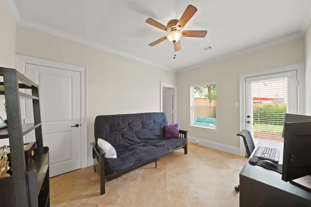 $2,990 | 3808 Center Street, Unit A, Houston, TX 77007