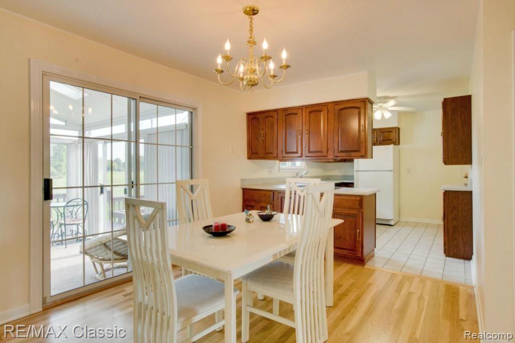 50821 Geddes Road Canton, MI 48188 - Photo 15 of 26 Dining area to kitchen.