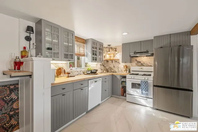 $2,000 | 575 South Calle Ajo, Unit 2, Palm Springs, CA 92264