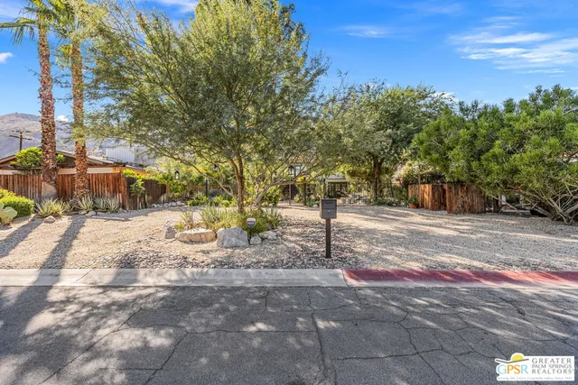 $2,000 | 575 South Calle Ajo, Unit 2, Palm Springs, CA 92264