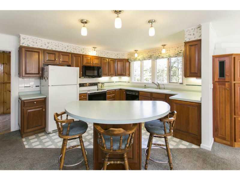 69 Lakeview Road Boothbay Harbor, ME 04575 - Photo 8 of 26 Kitchen. Kitchen with cherry...
