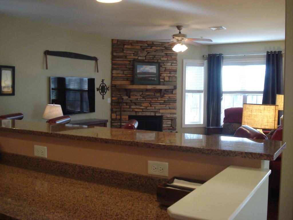 55 Roundabout Way, Unit 4 Manchester, NH 03102 - Photo 3 of 19 Gallery Image 3