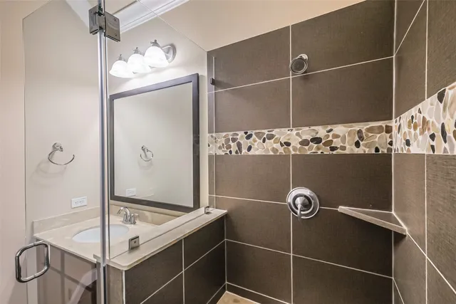 $3,300 | 6011 Kansas Street, Unit C, Houston, TX 77007