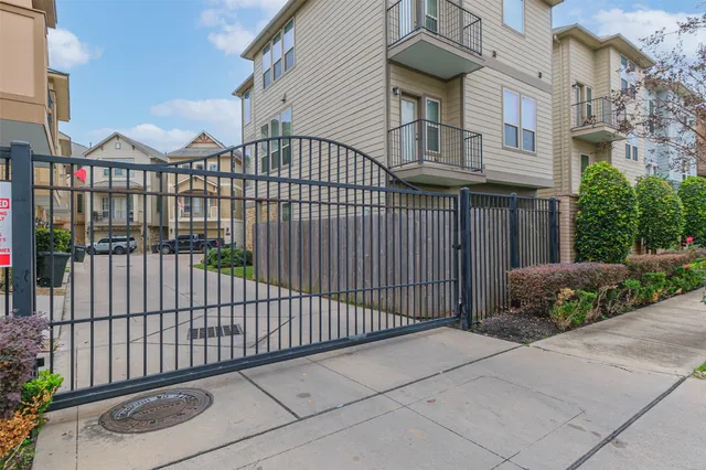 $3,300 | 6011 Kansas Street, Unit C, Houston, TX 77007