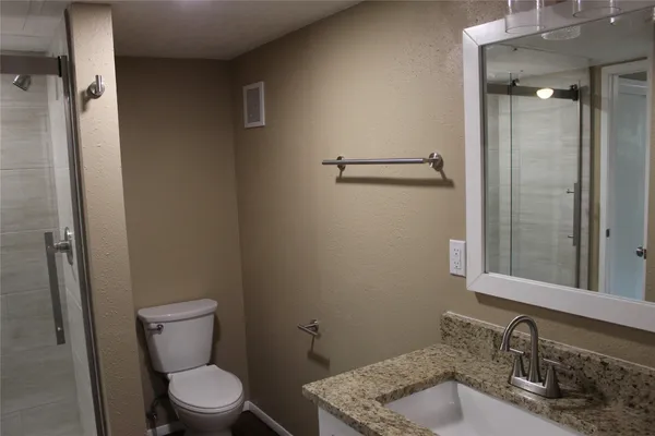 $1,350 | 2011 Spenwick Drive, Unit 427, Houston, TX 77055