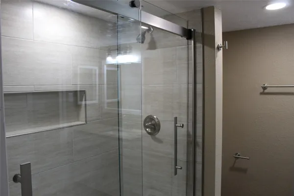 $1,350 | 2011 Spenwick Drive, Unit 427, Houston, TX 77055