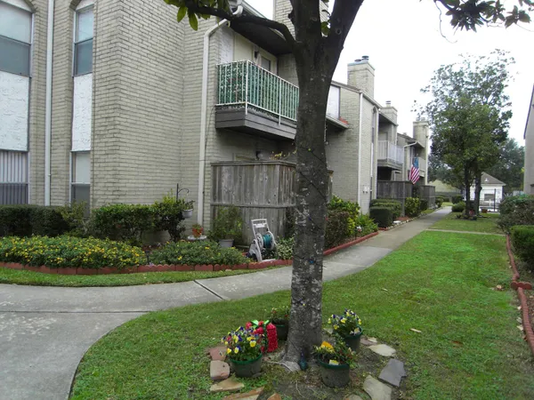 $1,350 | 2011 Spenwick Drive, Unit 427, Houston, TX 77055