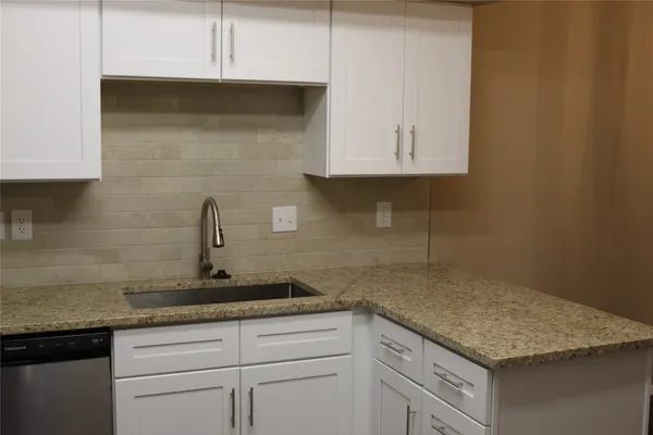 $1,350 | 2011 Spenwick Drive, Unit 427, Houston, TX 77055