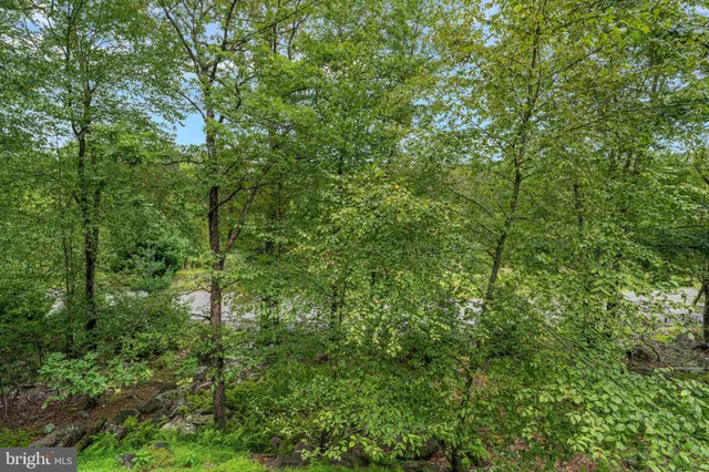 $359,900 | 164 Laurelwood Drive, Lake Harmony, PA 18624