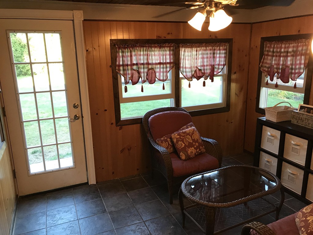 969 Amostown Road West Springfield, MA 01089 - Photo 8 of 12 Gallery Image 8