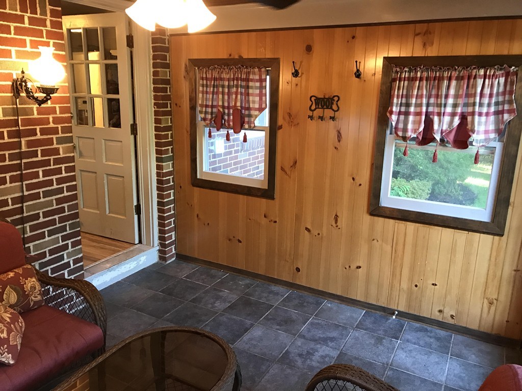 969 Amostown Road West Springfield, MA 01089 - Photo 9 of 12 Gallery Image 9