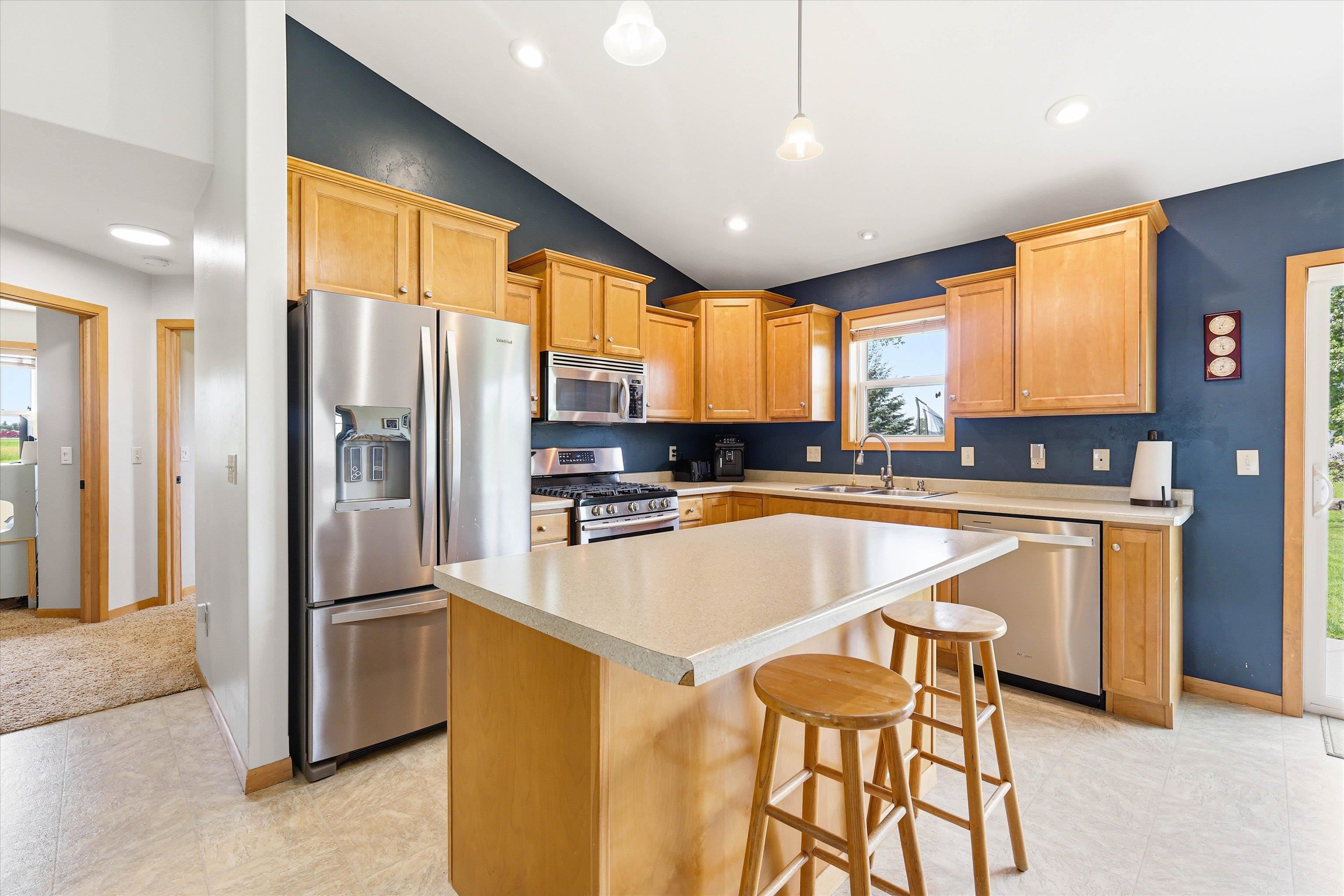 N9433 Evan Street Appleton, WI 54915 - Photo 4 of 24