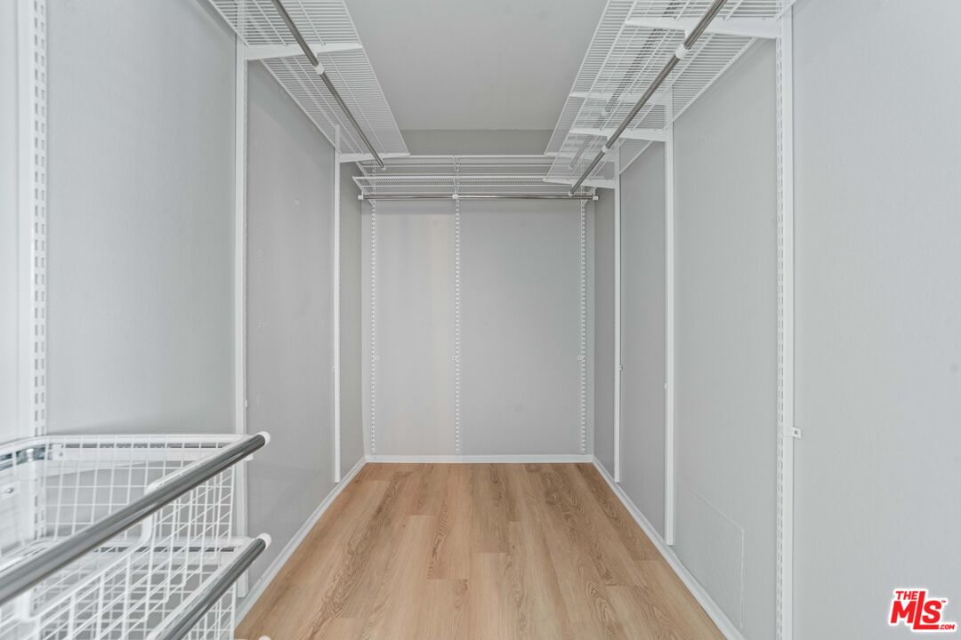 2320 South Bentley Avenue, Unit 207 Los Angeles, CA 90064 - Photo 20 of 25