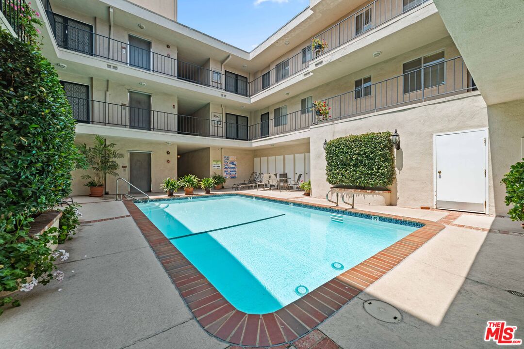 2320 South Bentley Avenue, Unit 207 Los Angeles, CA 90064 - Photo 23 of 25