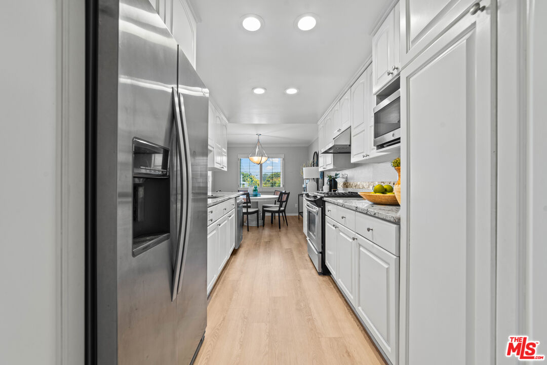 2320 South Bentley Avenue, Unit 207 Los Angeles, CA 90064 - Photo 6 of 25