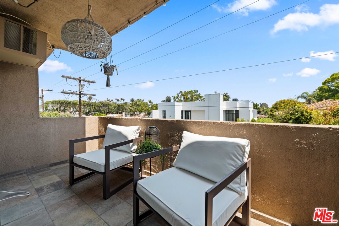 2320 South Bentley Avenue, Unit 207 Los Angeles, CA 90064 - Photo 10 of 25