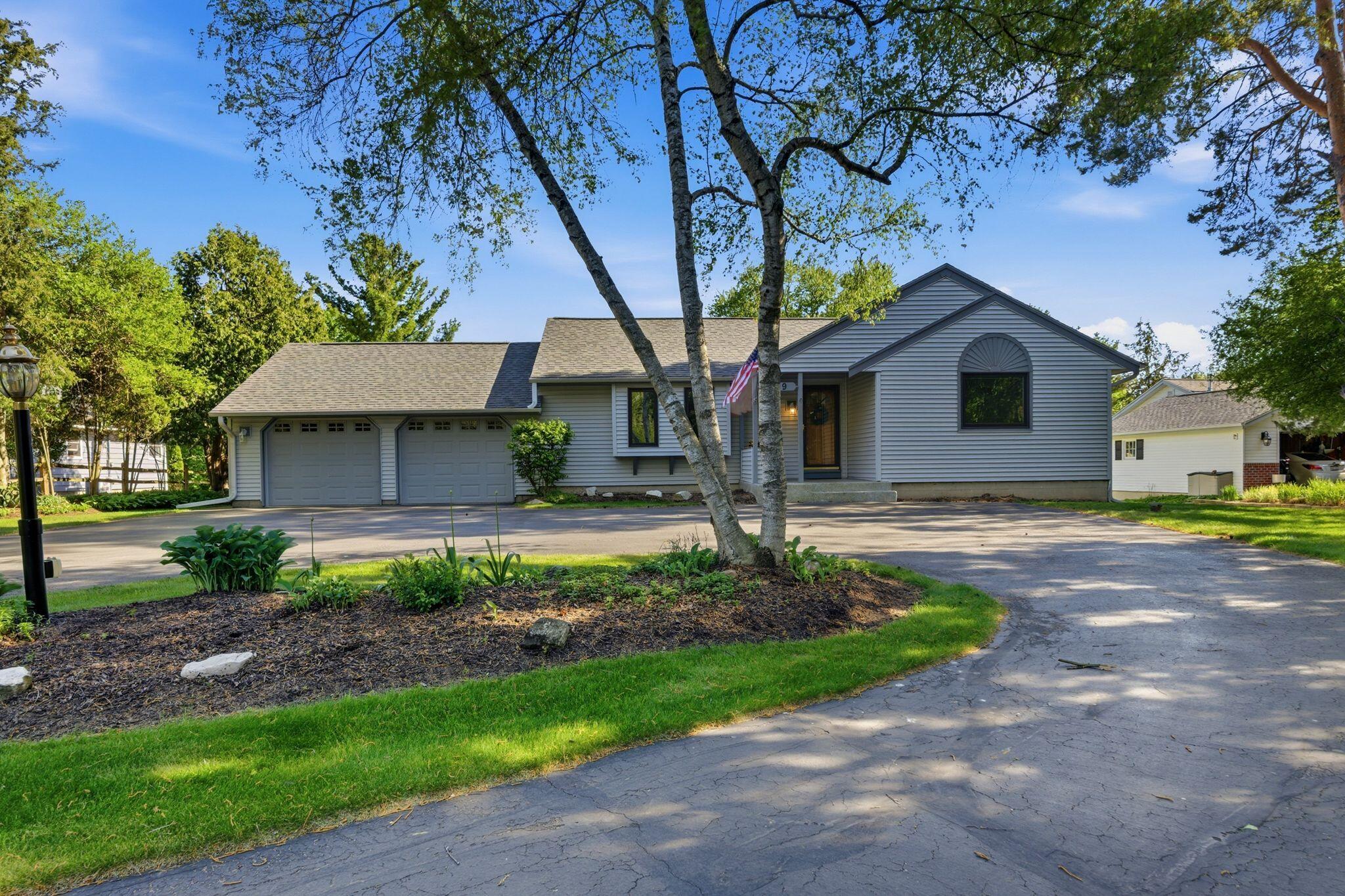 3519 Nagawicka Road Delafield, WI 53029 - Photo 3 of 40 3519 Nagawicka, Hartland - HDR-6