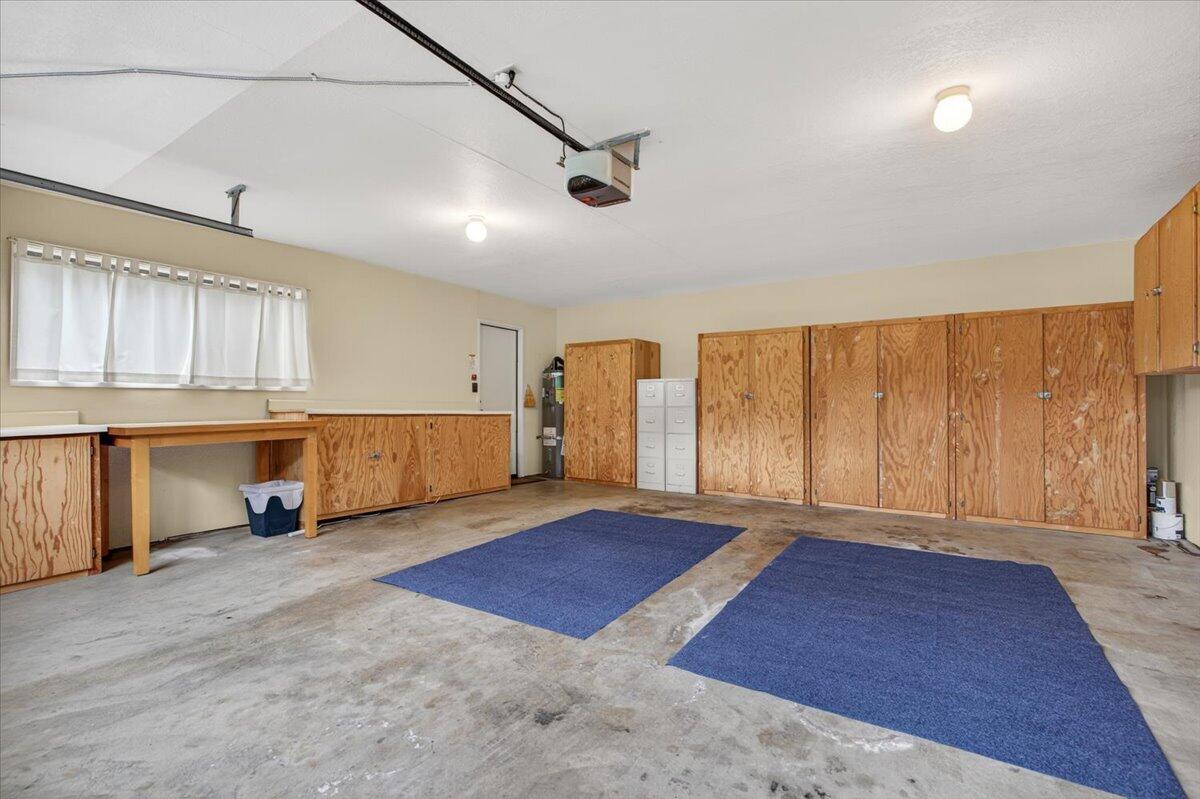 2647 Freedom Way Medford, OR 97504 - Photo 31 of 38 a view of an empty room with a window