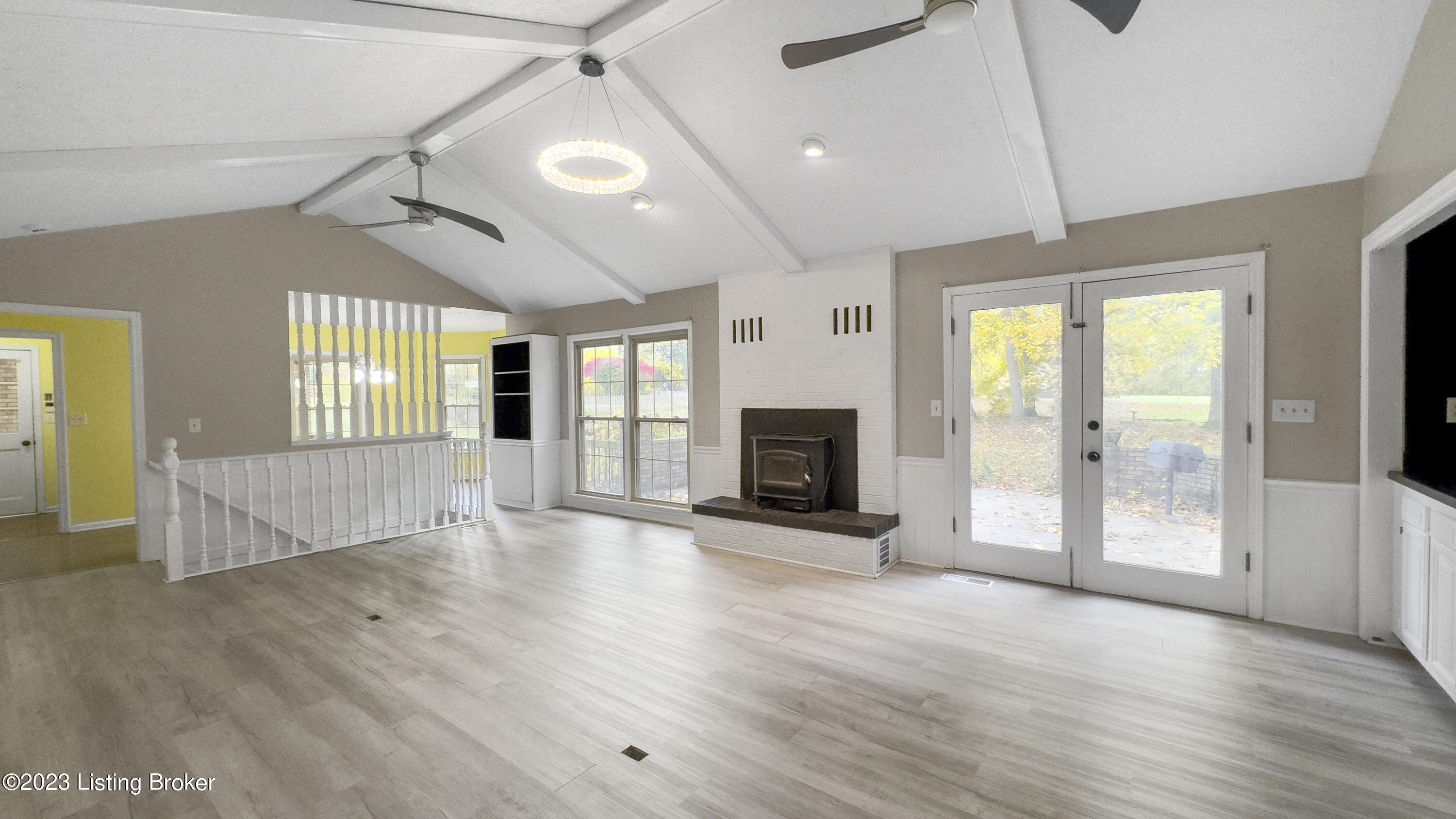 9898 Fairmount Road Louisville, KY 40291 - Photo 10 of 53 Great Room