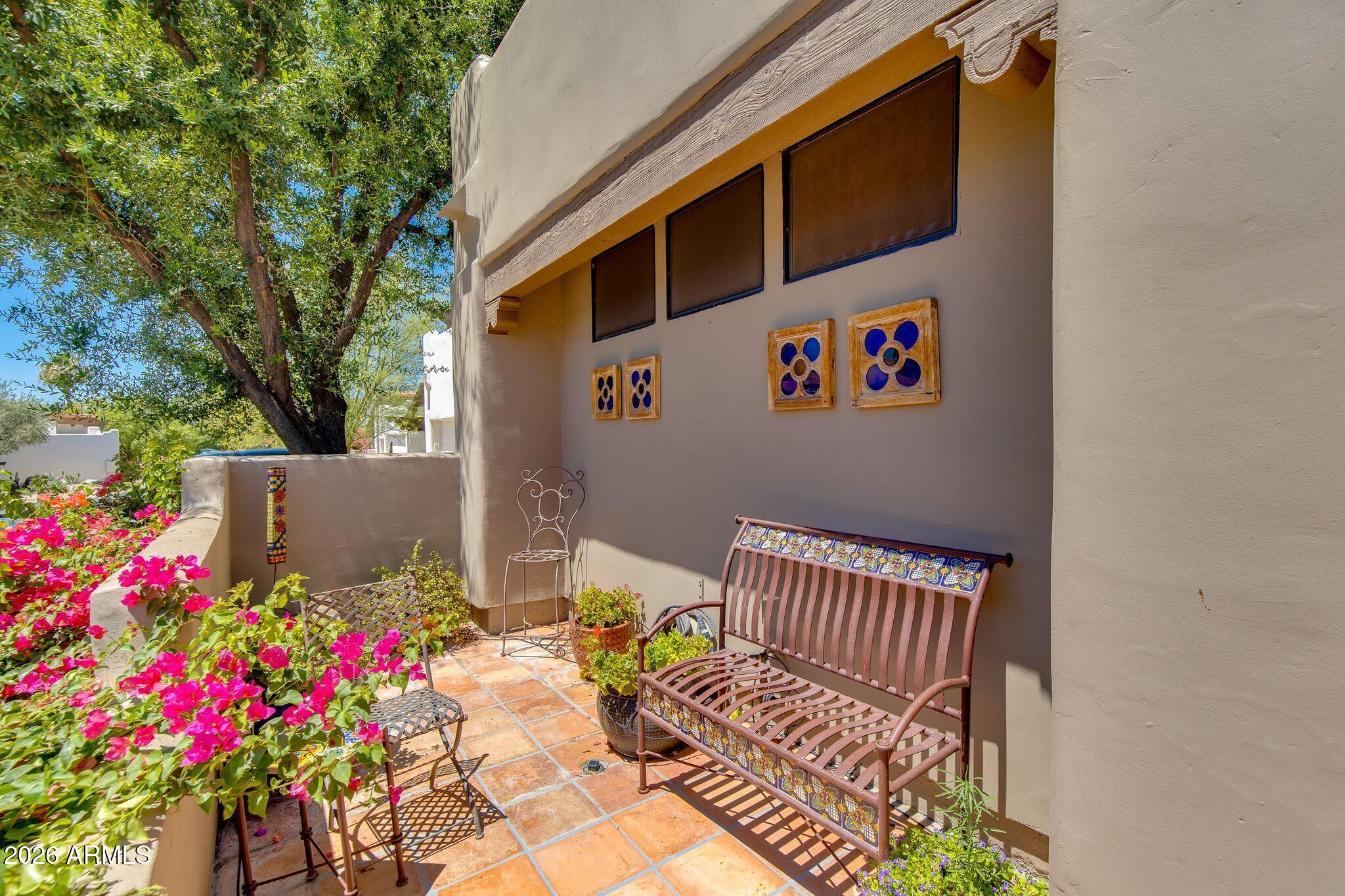 6186 North 28th Place Phoenix, AZ 85016 - Photo 3 of 17 Front Patio