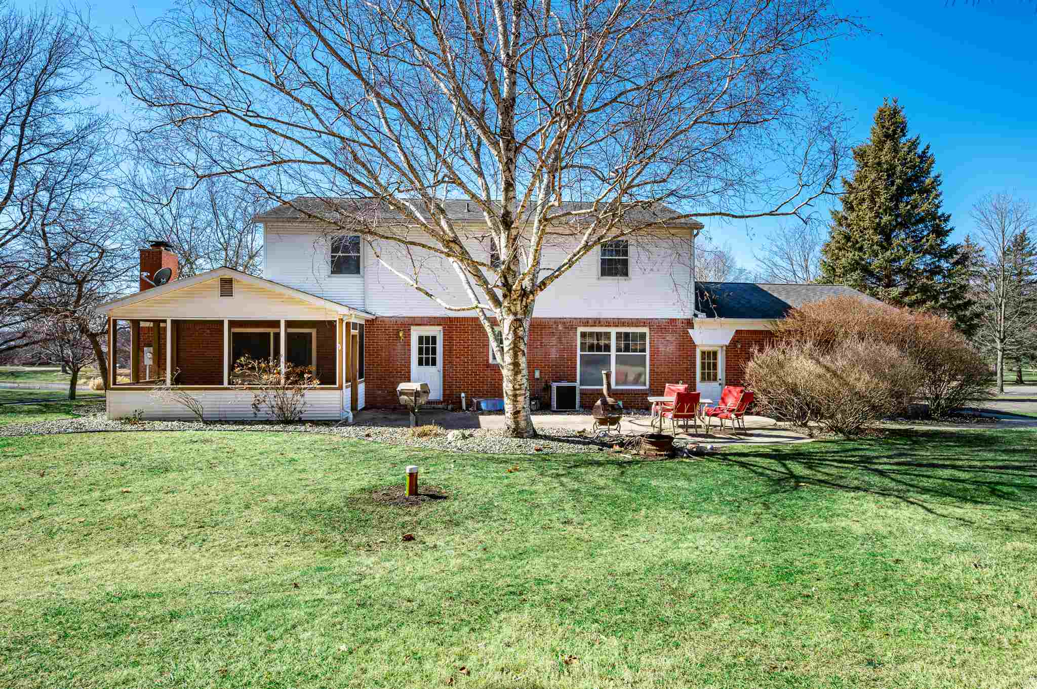 1810 Robb Road Warsaw, IN 46580 - Photo 5 of 33 Gallery Image 5