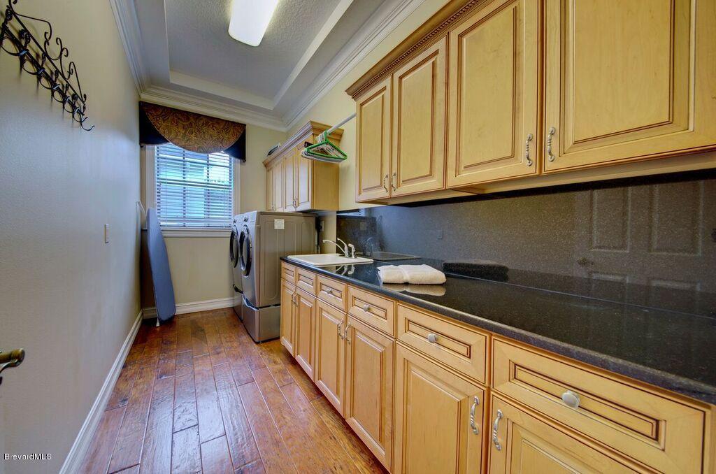3955 Harlock Road Melbourne, FL 32934 - Photo 15 of 63 Large Laundry room