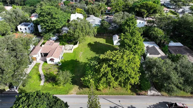 $975,000 | 129 Northeast 87th Street, El Portal, FL 33138