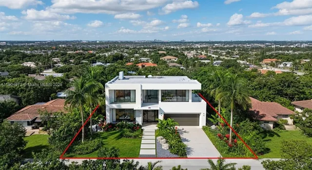 $975,000 | 129 Northeast 87th Street, El Portal, FL 33138