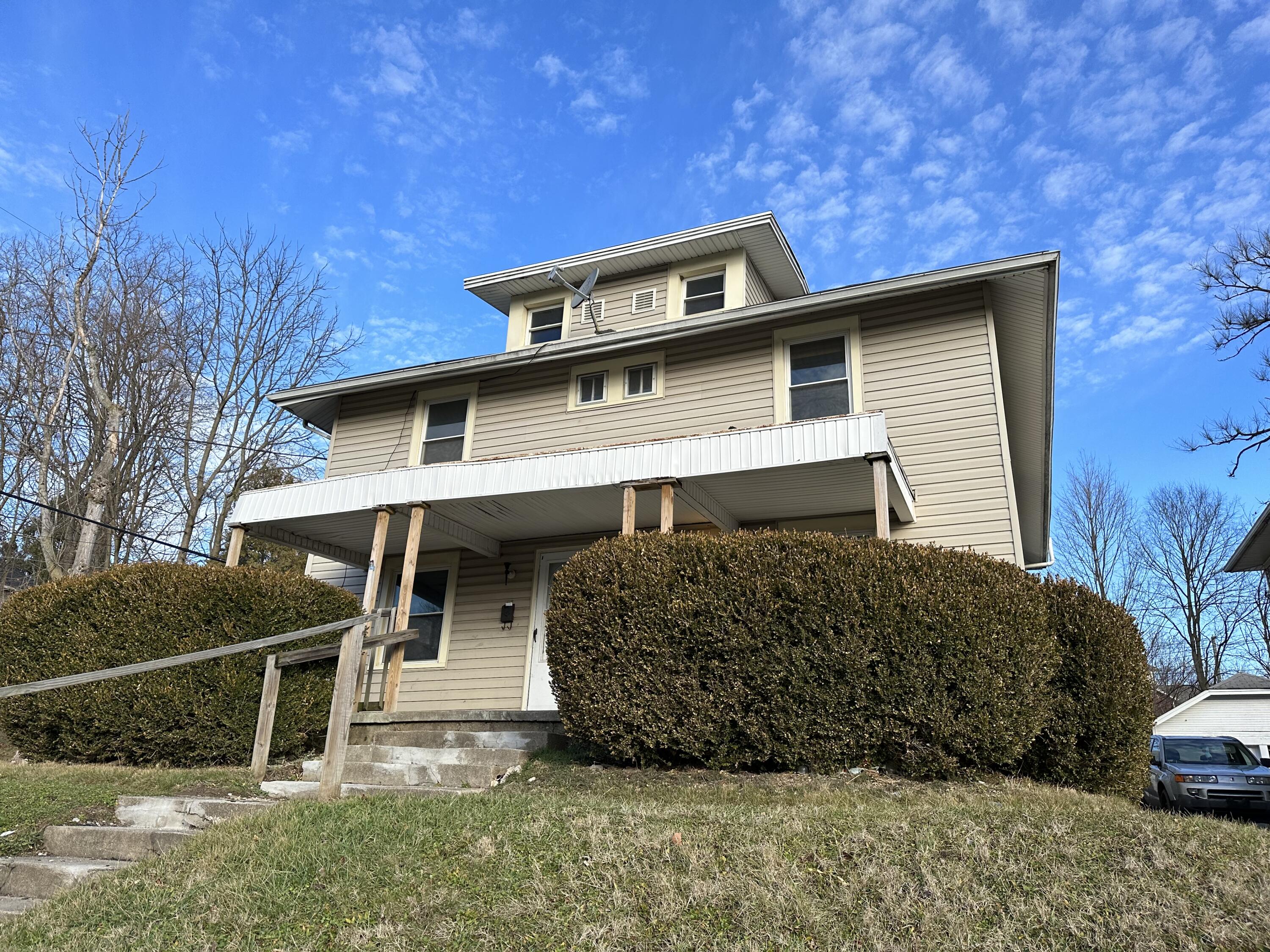 118 East Cecil Street Springfield, OH 45504 - Photo 2 of 38