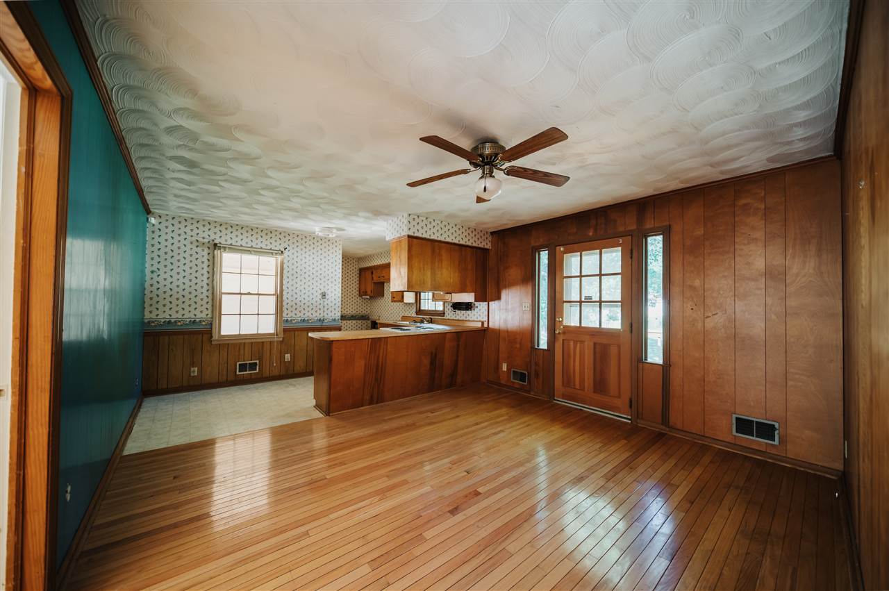 131 Tucker Road Spartanburg, SC 29306 - Photo 4 of 21 Gallery Image 4